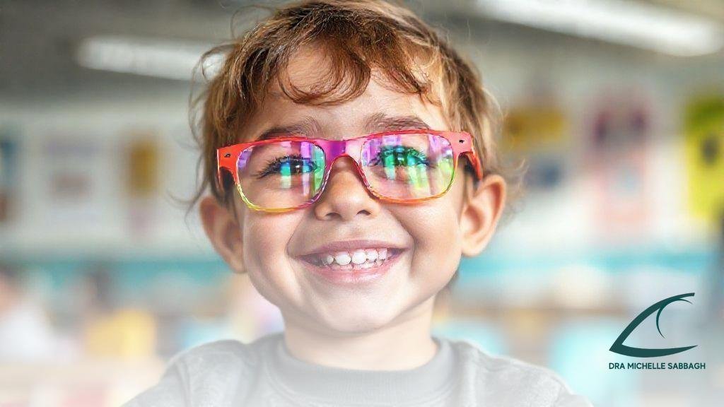 Crianças devem usar óculos desde pequenas: quando e por que começar o cuidado visual